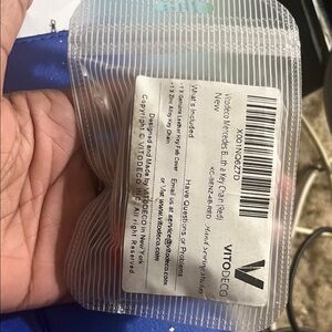 Vitodeco Wireless Key Fob Case in Red